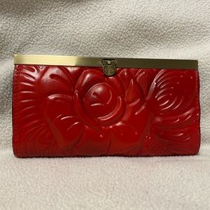 Patricia Nash Tooled wallet